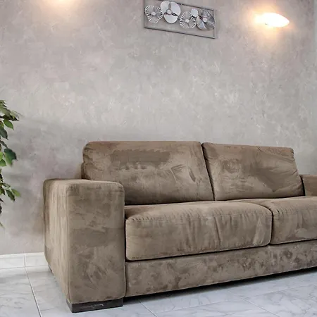 Spacious Corner Maisonette - Blessings