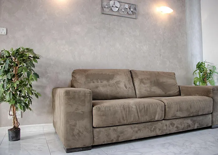 Spacious Corner Maisonette - Blessings