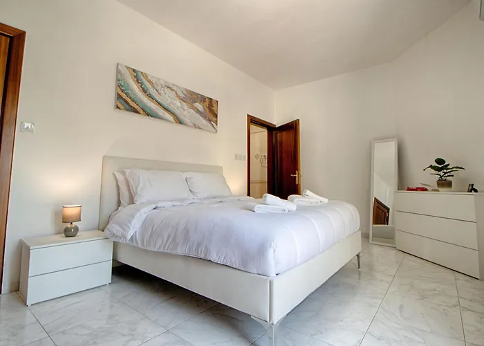 公寓 Spacious Corner Maisonette - Blessings