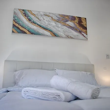 Spacious Corner Maisonette - Blessings * בירקירקארה