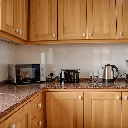 דירה Spacious Corner Maisonette - Blessings בירקירקארה