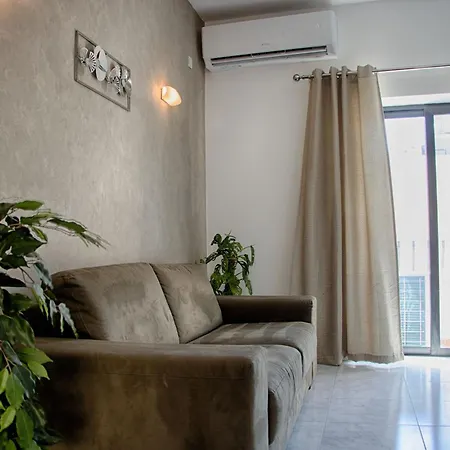 Spacious Corner Maisonette - Blessings * בירקירקארה