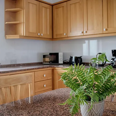 דירה Spacious Corner Maisonette - Blessings
