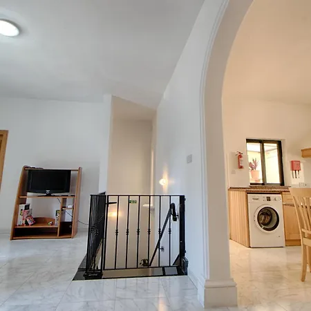 Spacious Corner Maisonette - Blessings * Birkirkara