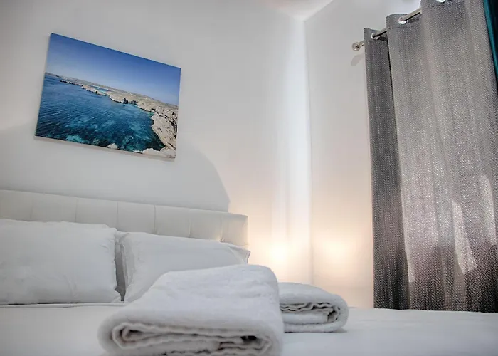 Spacious Corner Maisonette - Blessings Διαμέρισμα Μπιρκιρκάρα