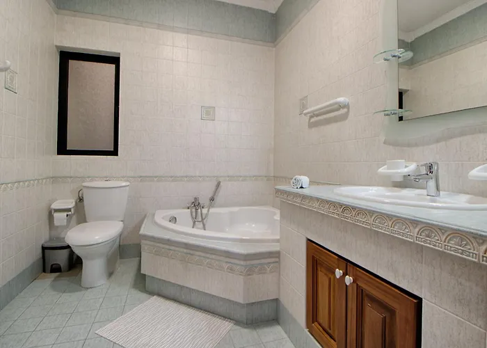 Spacious Corner Maisonette - Blessings Μπιρκιρκάρα