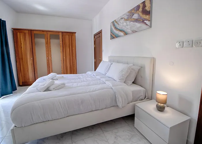 아파트 Spacious Corner Maisonette - Blessings *