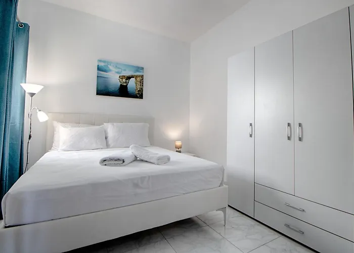 Spacious Corner Maisonette - Blessings